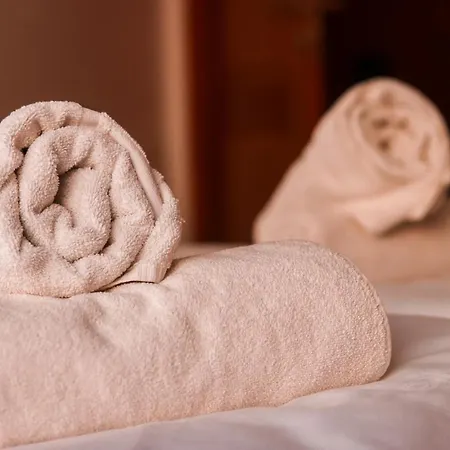 Stan Na Dan Sebastijan באניה לוקה