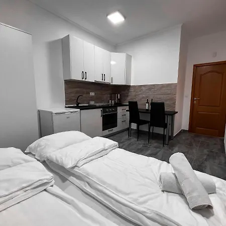 Stan Na Dan Sebastijan * באניה לוקה