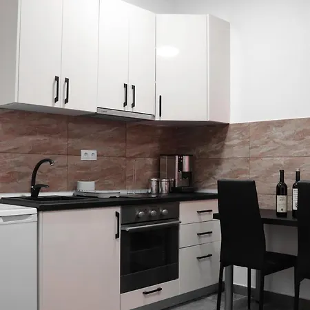 Apartment Stan Na Dan Sebastijan *